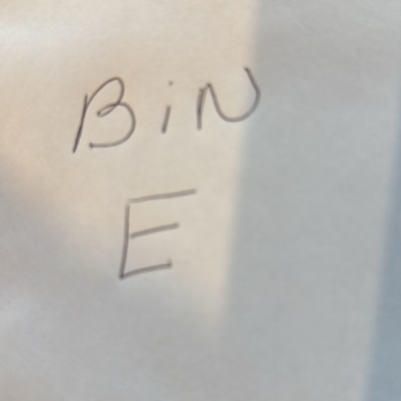 Old navy women’s boyfriend cutoff  jean shorts size 16 . - Picture 7 of 7